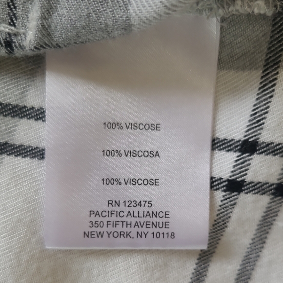 Frye & Co. Black, White, and Grey Flannel Button Down - Size XL - Picture 9 of 10